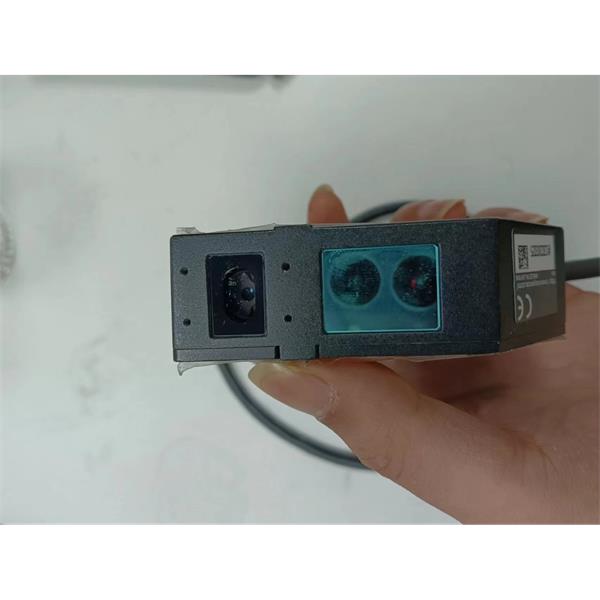 日本KEYENCE基恩士LK-G5000高精度CMOS激光位移傳感器LK-G5000 系列觸摸面板顯示器 LK-HD1001